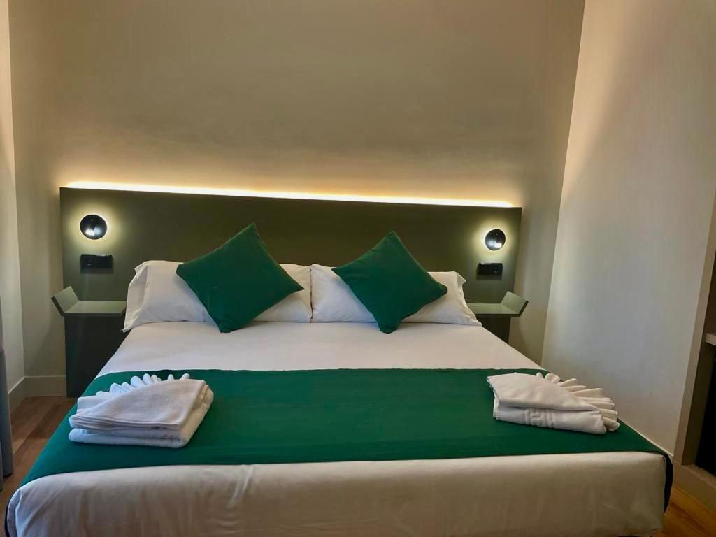 Hostal Anton Martin Madrid Eksteriør billede