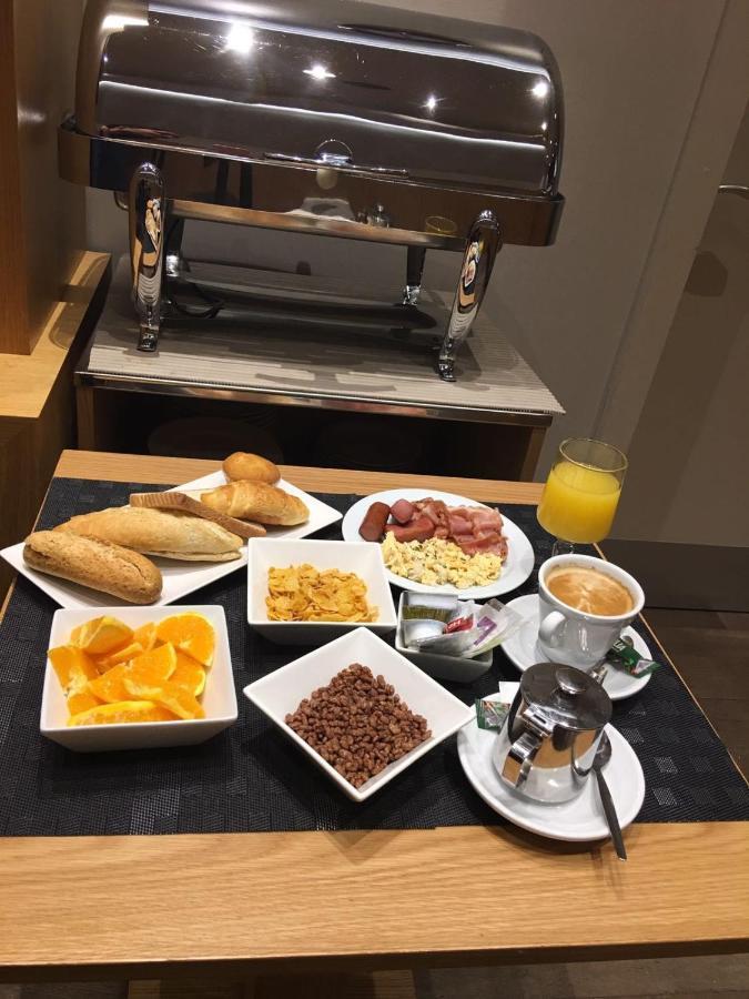 Hostal Anton Martin Madrid Eksteriør billede